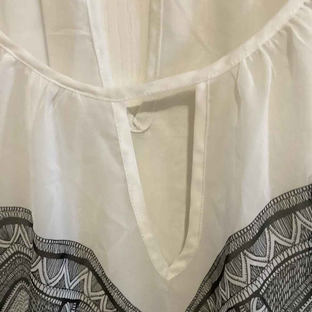 Worthington Sheer White and Gray Graphic Blouse Short Sleeve - Picture 3 of 4